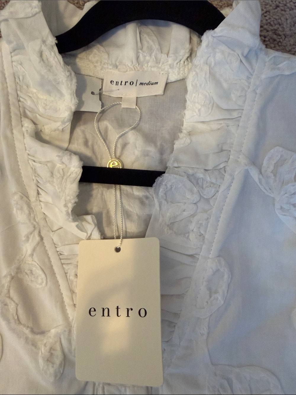 entro White Floral Embroidered Ruffle Sleeve Button-Front Blouse - Picture 3 of 13